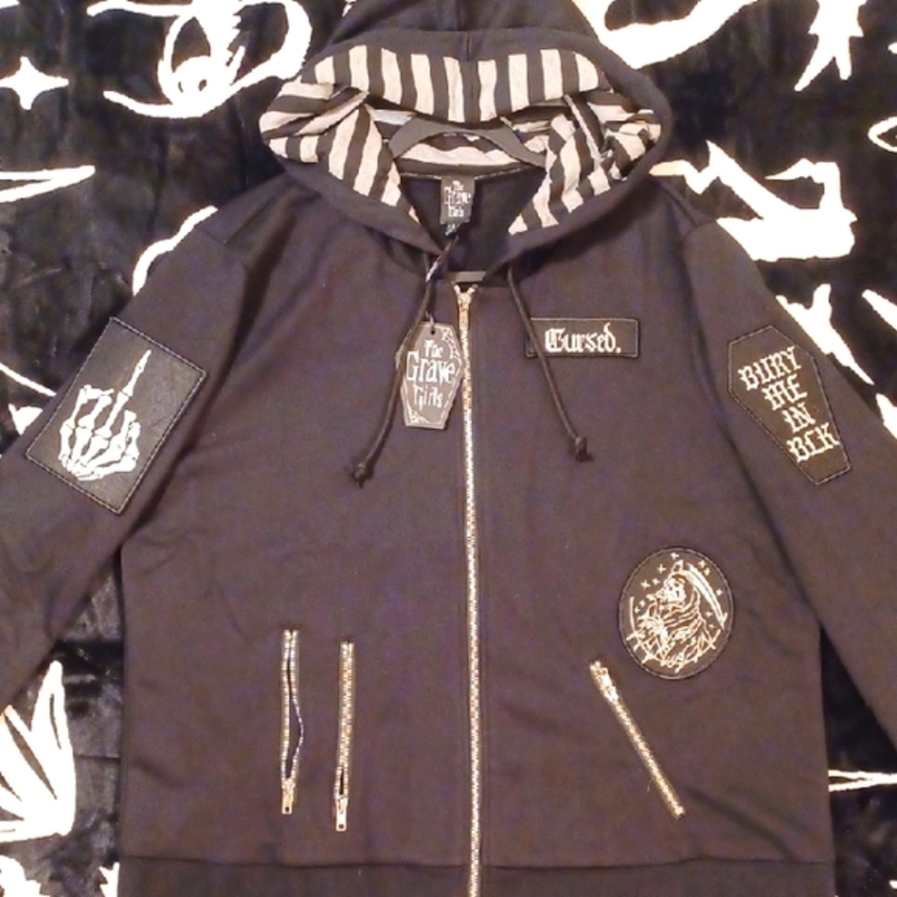 DOLLSKILL GRAVE GIRLS 1X LONG SLEEVE HOODIE/PATCHES/ZIPPERS
